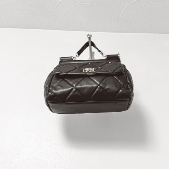 Badgley Mischka Big Diamond Quilting With Studs Bag Black Gold‎ - Picture 3 of 14